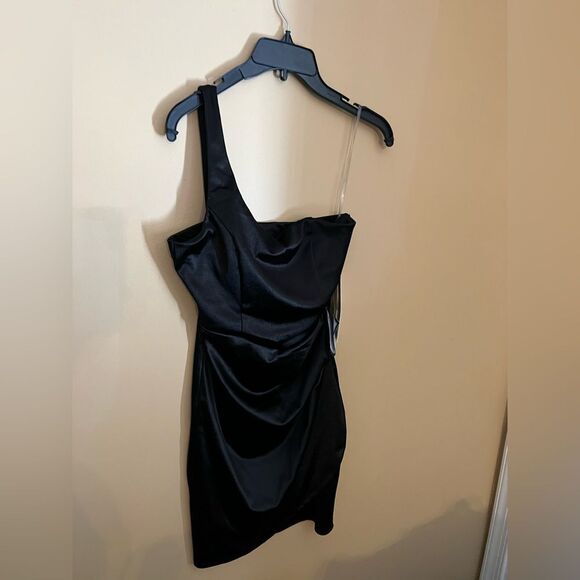 NWT emerald rose one shoulder black dress small - Picture 2 of 9